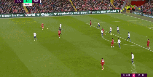 20岁新星独自撑起AC米兰左路走廊：力压S2，英超球会争相抢购他