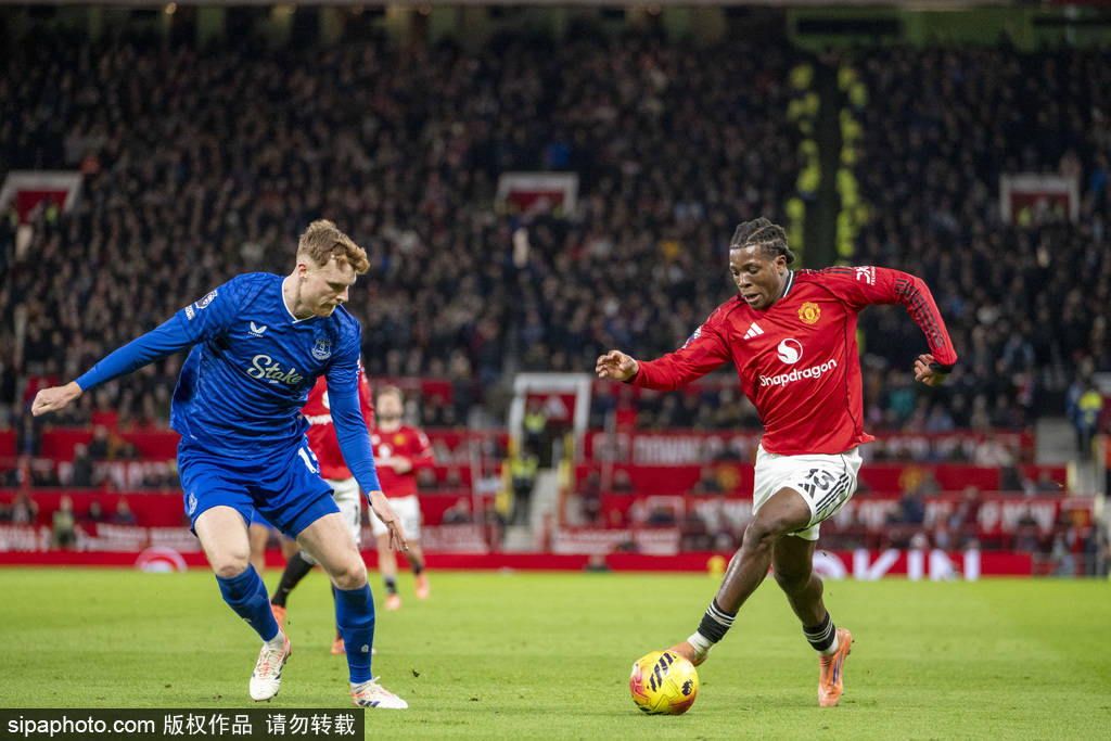 英超战报：福登传射，迪亚斯世界波，曼城3-0十人桑德兰