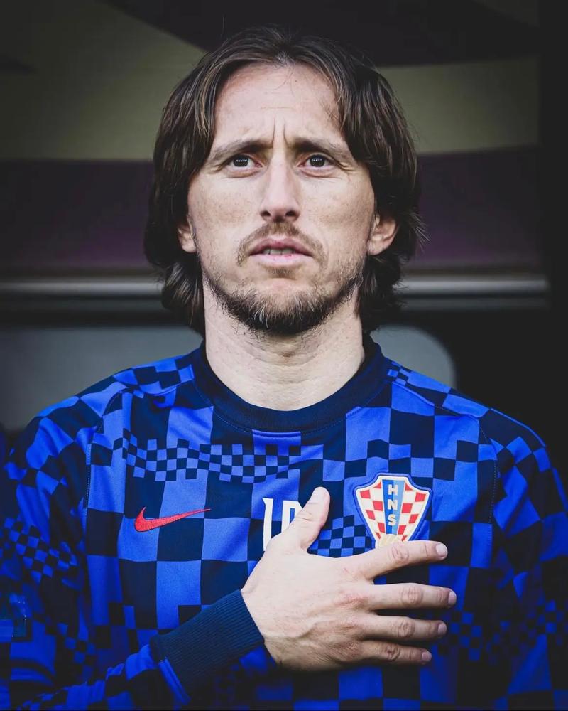 11打10！0-1到1-1 英超巅峰对决：13.1亿豪门3轮2平+17场不败